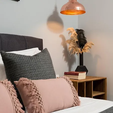 Iliana & Sarra 1 Apartament