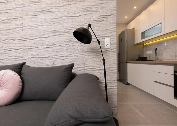 Apartament Iliana & Sarra 1 *